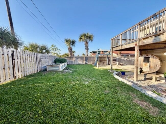 Building Photo - 723 Sailfish Dr