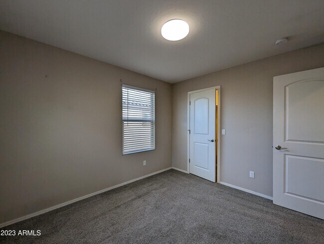 Building Photo - 1253 N 166th Ave