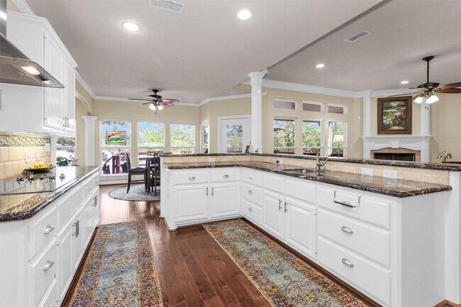 Building Photo - 1502 Wimbledon Dr