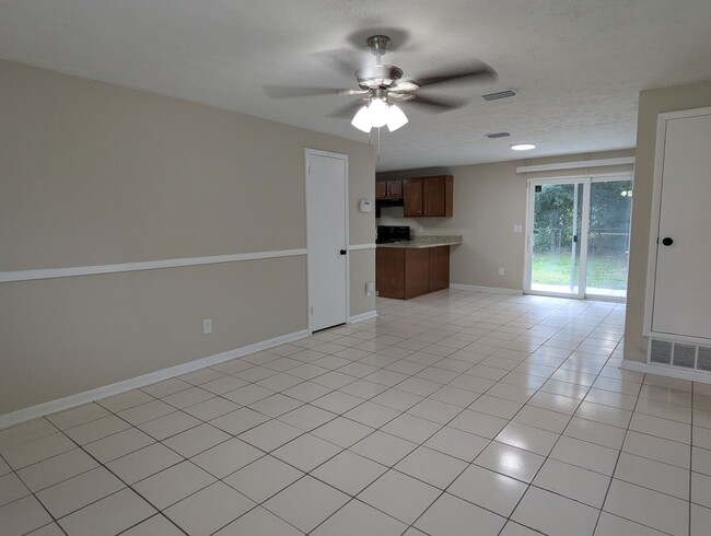 Building Photo - NOW AVAILABLE!! 3/2 House Located in quiet...