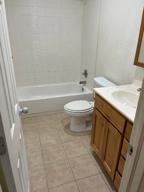 Building Photo - 513 W 2nd St