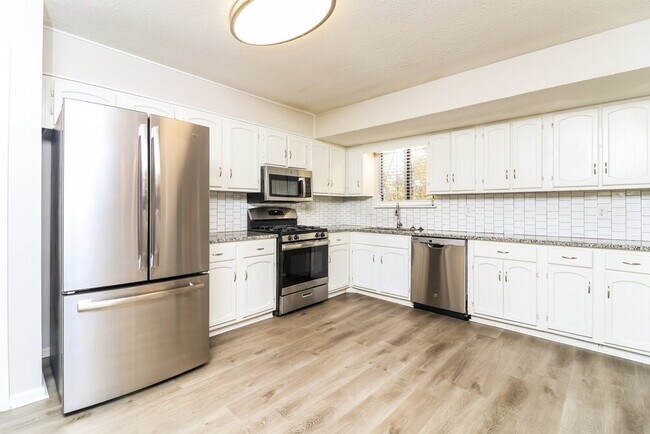 Building Photo - 427 Ridgetop Dr NW