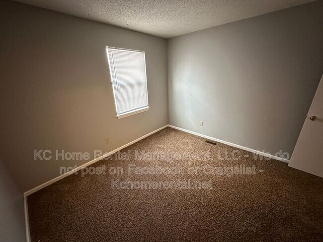 Building Photo - 35 Cherry St