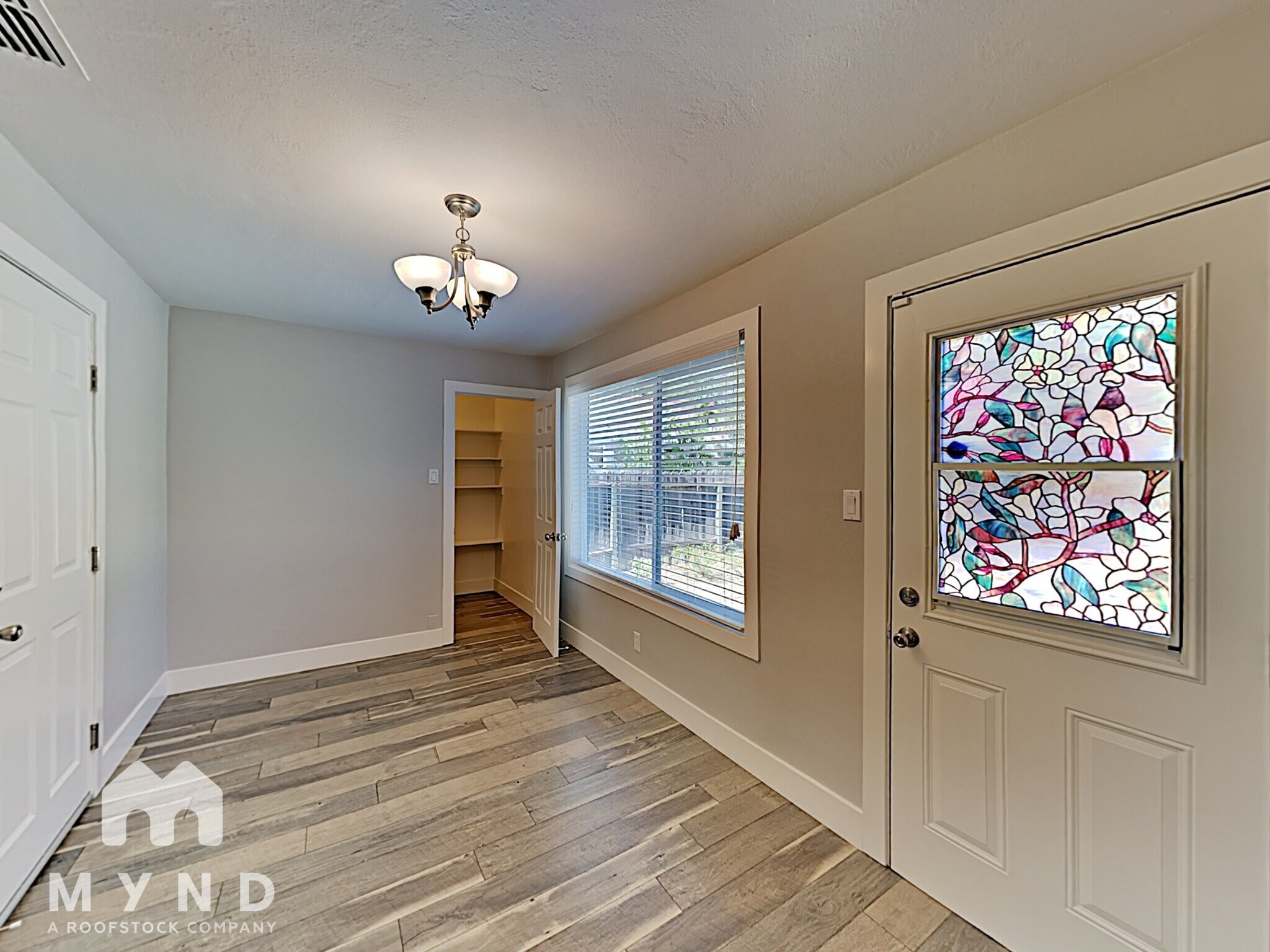 Building Photo - 2428 Drayton Dr