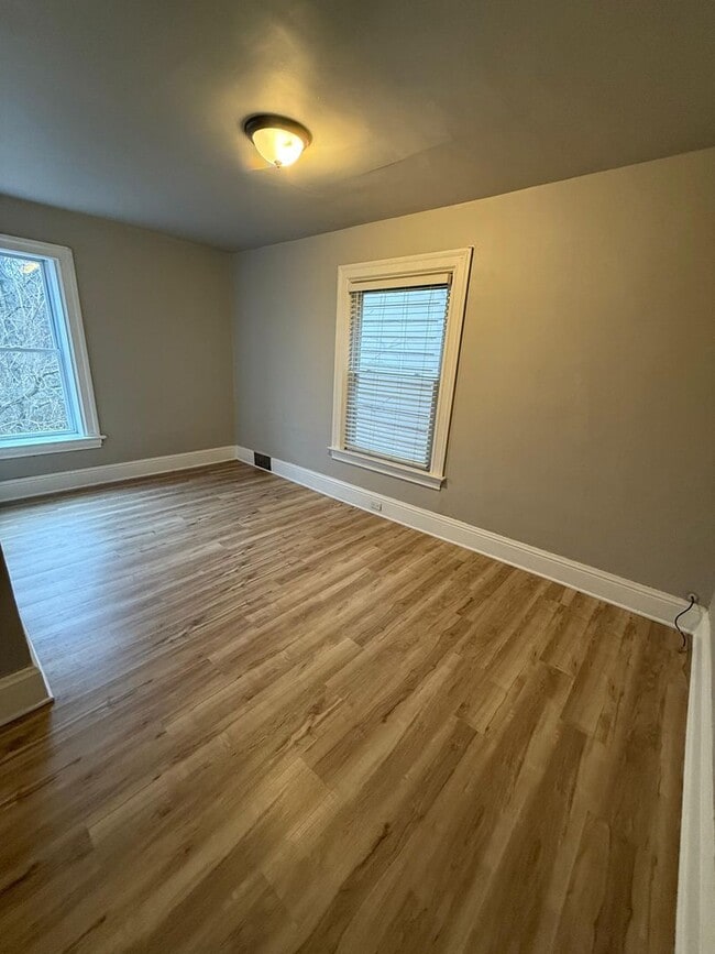 Building Photo - 3 Bedrooms 1 bath home for RENT!