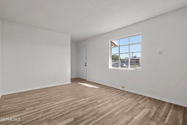 Building Photo - 5017 Sierra Madre Dr