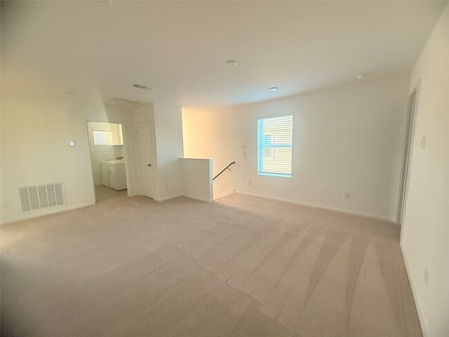 Building Photo - 24645 Cascade Haven Rd