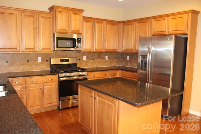 Building Photo - 2007 Potomac Rd