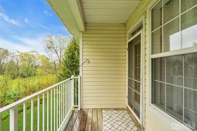 Building Photo - 548 St Andrews Pl