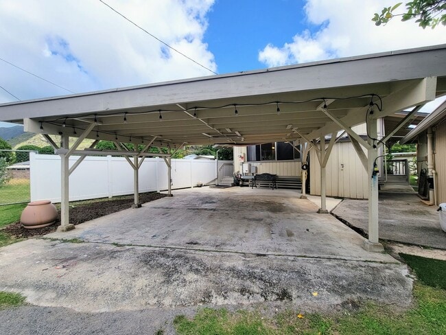 Building Photo - 6164 Kalaniana?ole Hwy
