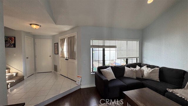 Building Photo - 3 Shadow Hill Ln