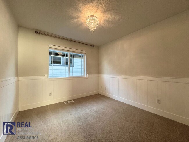 Building Photo - Mt Hood views 4BR/3BA Villebois luxury home available now! Dog Friendly