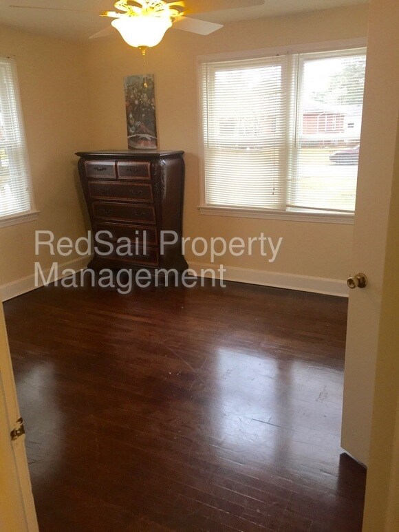 1017 Hodges Ferry Rd 1017 Hodges Ferry Rd Portsmouth VA 23701