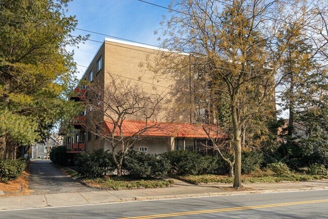 Building Photo - 160 Concord Ave