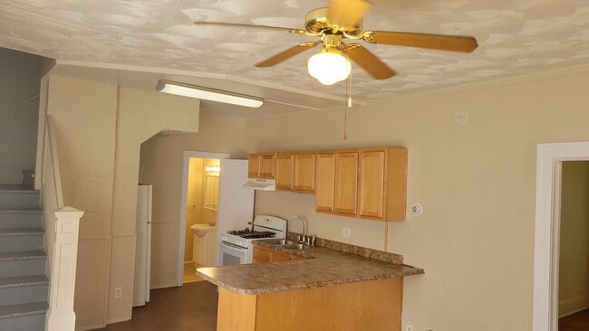 Building Photo - Prospect - 2