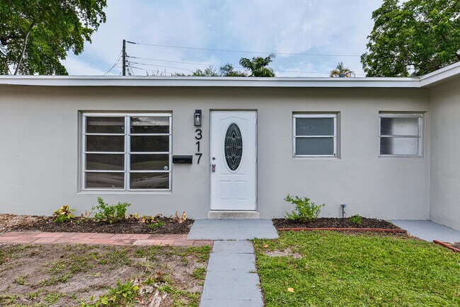 Building Photo - 317 SW 19th St