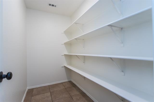 Building Photo - 2629 Clear Brook Dr