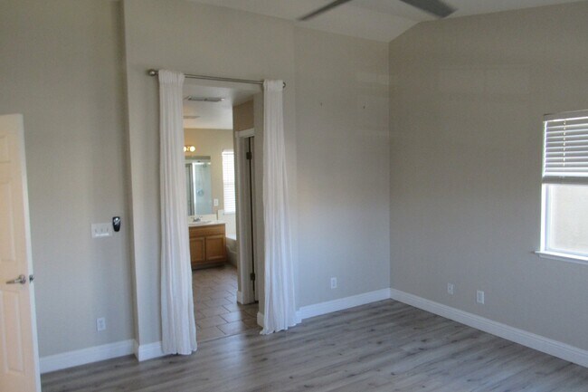 Building Photo - Beautiful 3 Bed/2.5 Bath Single Family in Highly Desirable Castro Valley Neighborhood