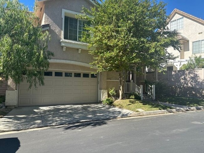 Building Photo - 3 bedroom/2.5 Bath Northbridge Home