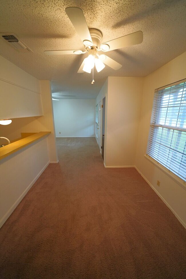 Building Photo - 221 Judith Ann Dr