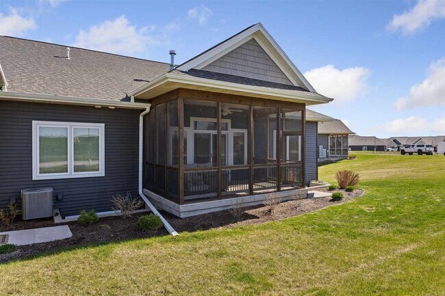 Building Photo - 2881 Blue Sage Dr