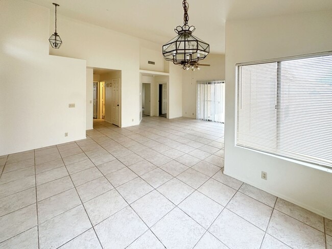 Building Photo - Spacious 3 Bed, 2 Bath Home in Peoria - Yo...