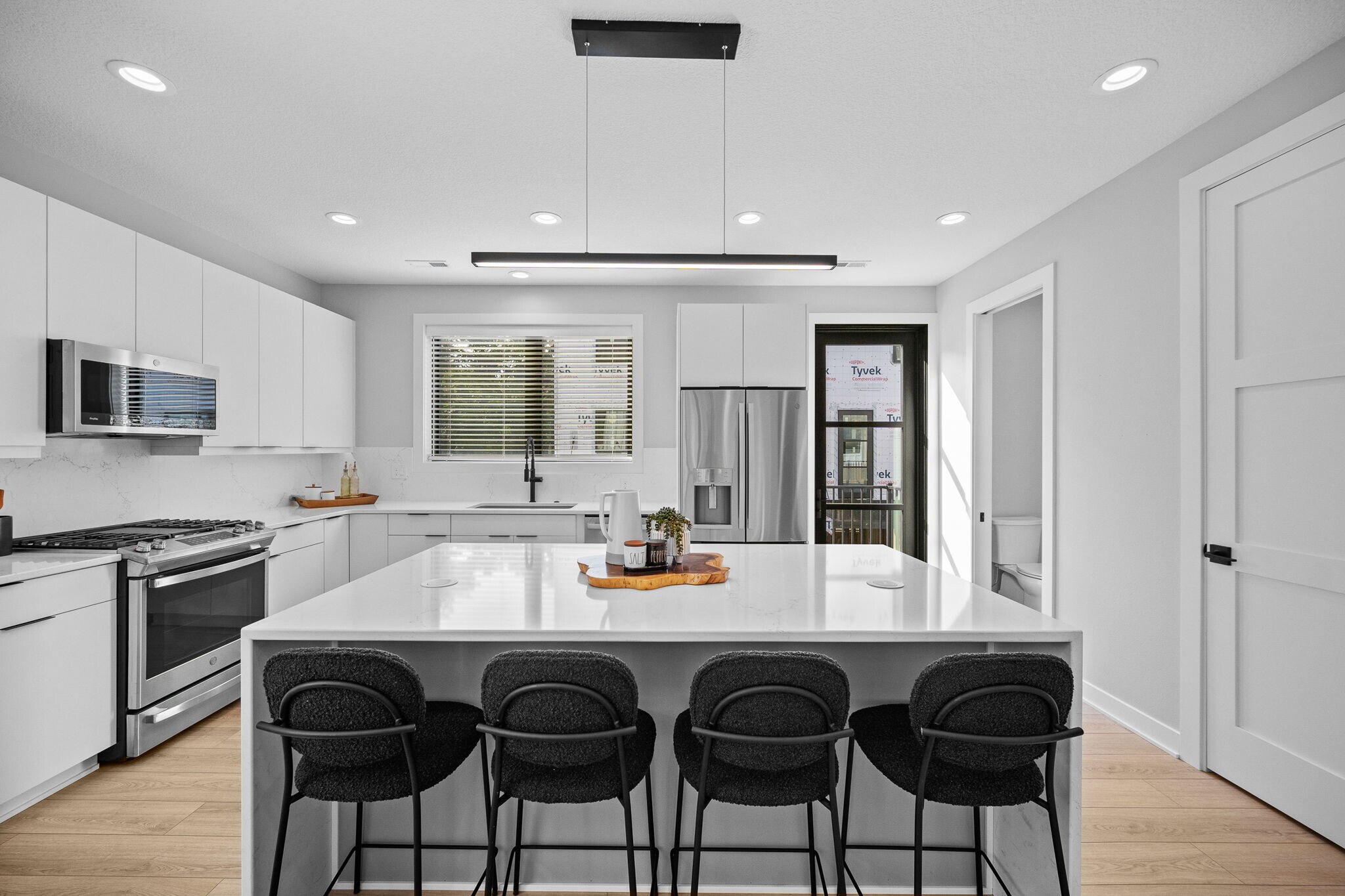 Building Photo - 4840 Ingersoll Ave