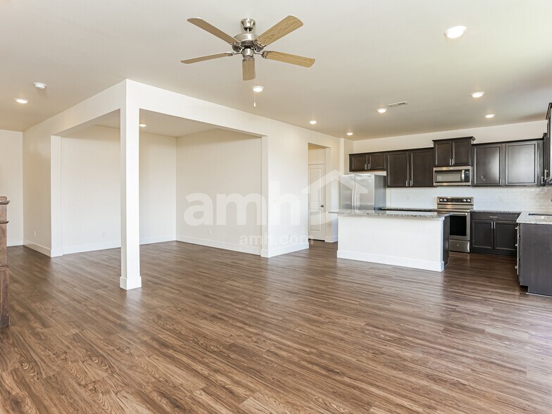 Building Photo - 1441 92nd Way SE