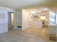 Building Photo - 3017 Knollwood Ave