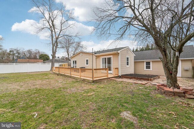 Building Photo - 1110 Bradley Rd