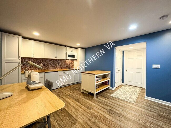 Building Photo - 4800 Occoquan Overlook