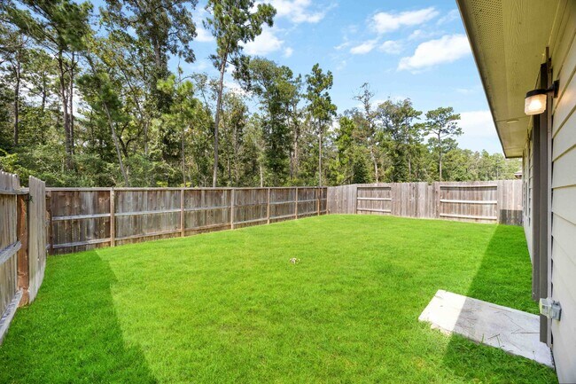 Building Photo - This charming 3-bedroom, 2-bath home, built in 2021