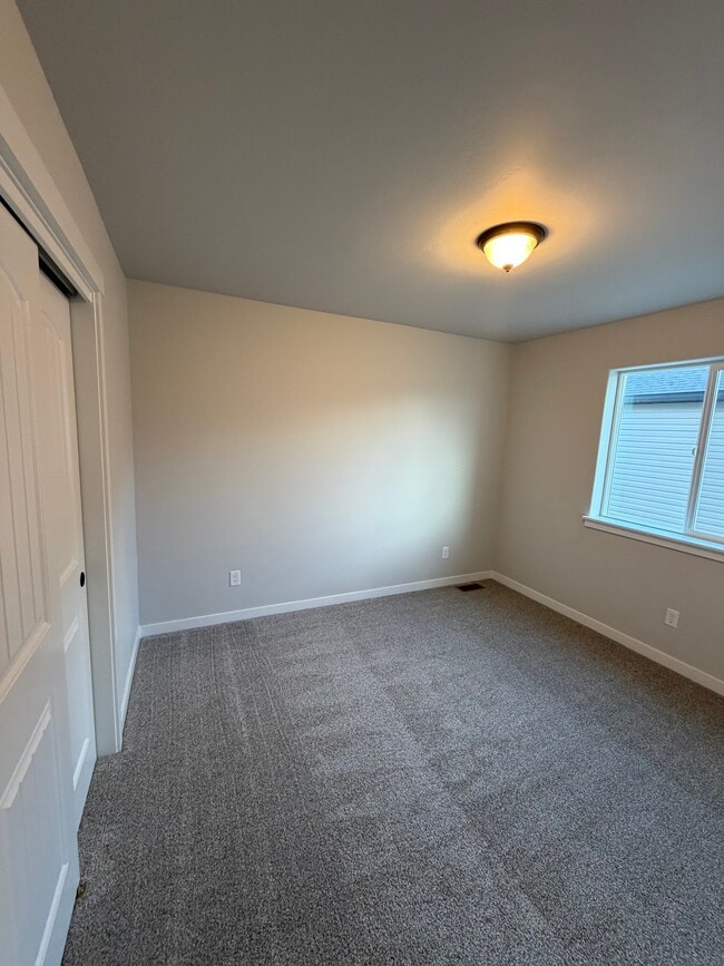 Building Photo - 2241 Great Basin Wy