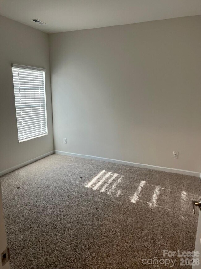 Building Photo - 144 Spring Forest Dr