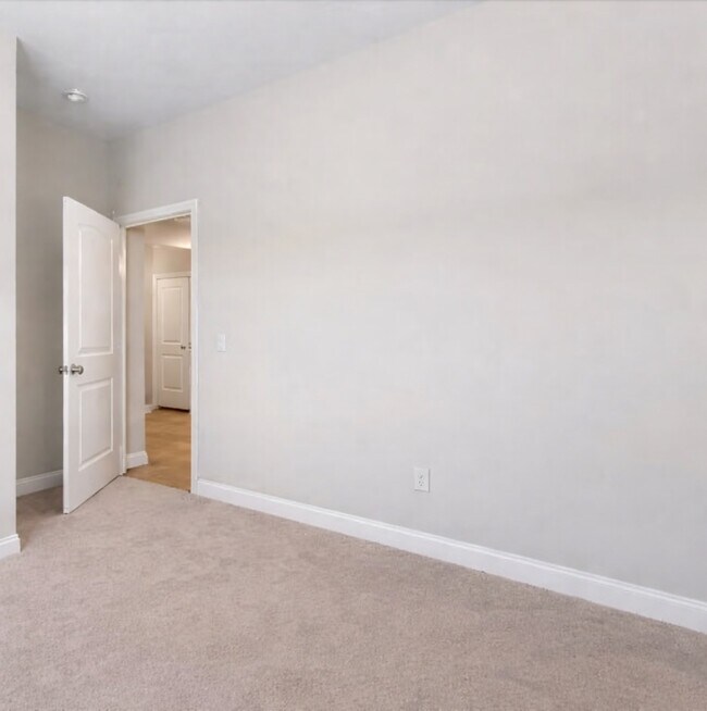 Building Photo - 104 Simon Cir