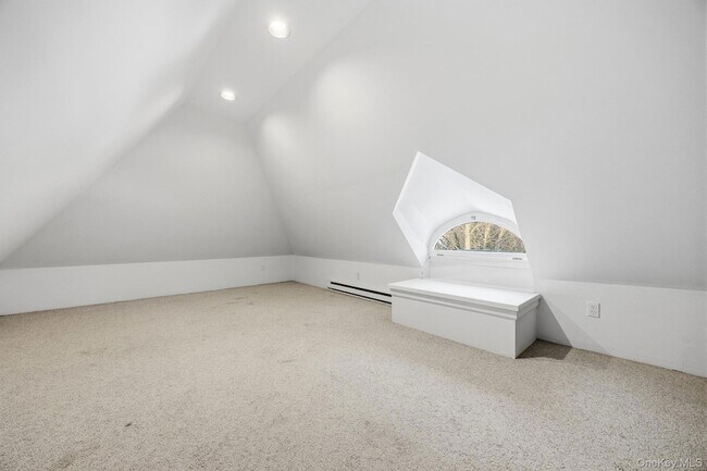 Building Photo - 2 Wynmor Rd