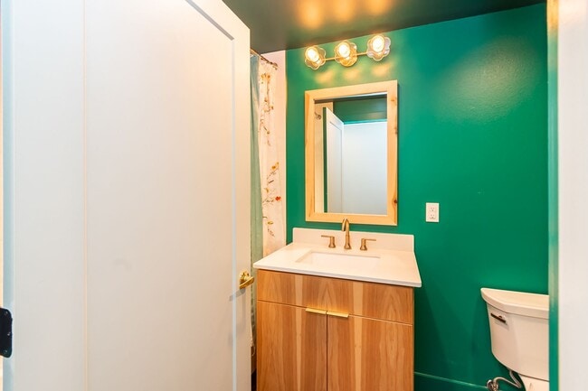 Building Photo - CHARMING, MODERN, CUSTOM HOME IN MID-CITY FOR RENT