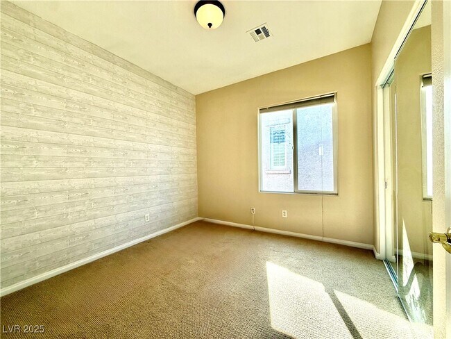 Building Photo - 10499 Howling Coyote Ave