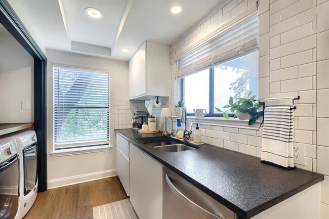 Building Photo - 8200 Neely Dr