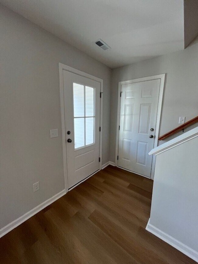 Building Photo - 5086 Northstar Dr