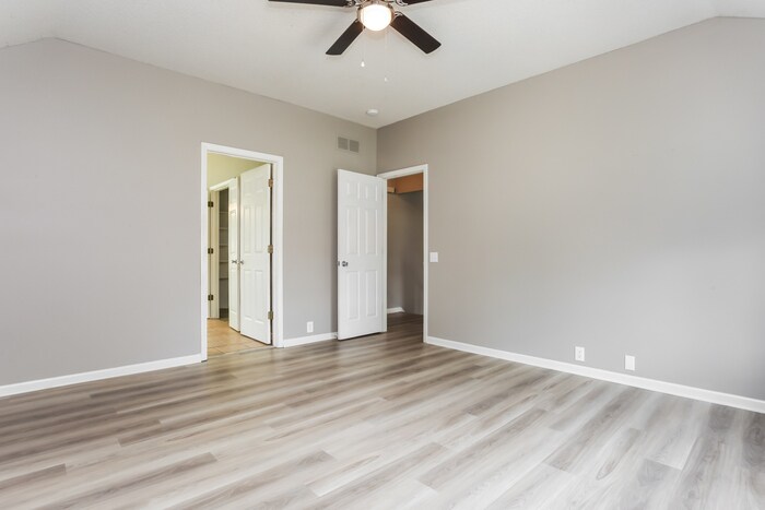 Building Photo - 2512 SE Kimbrough Ct