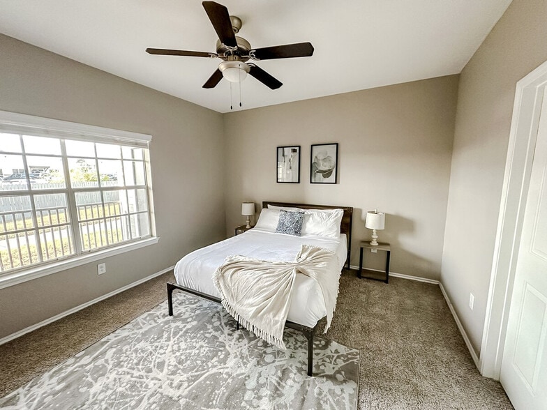 Building Photo - 6225 Saratoga Blvd