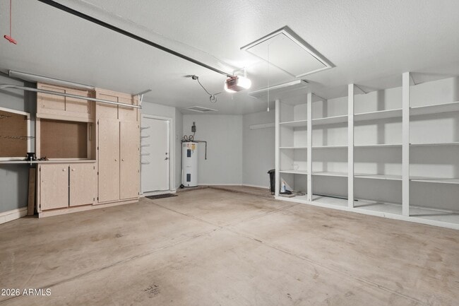 Building Photo - 225 W Vera Ln