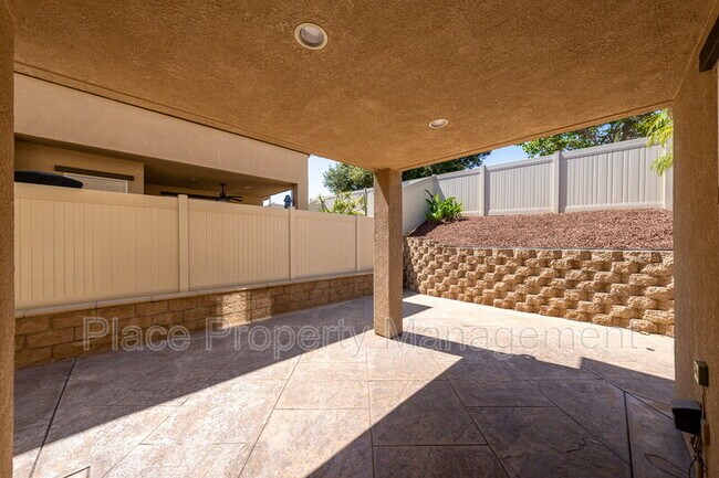 Building Photo - 6223 Avenida De Las Vistas