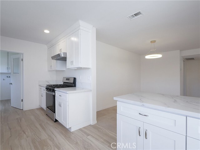 Building Photo - 27665 Longhill Dr