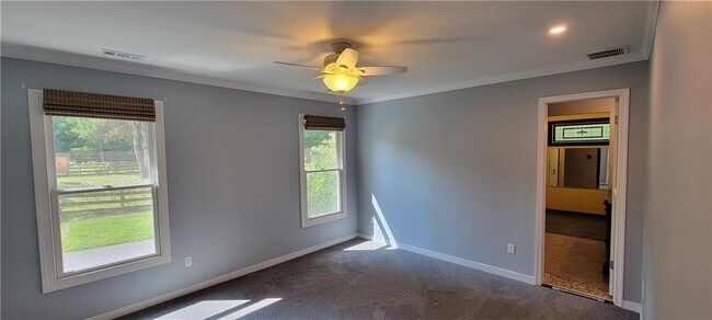 Building Photo - 5210 Fairlake Ln