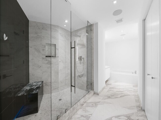 Building Photo - 701 N Fort Lauderdale Beach Blvd