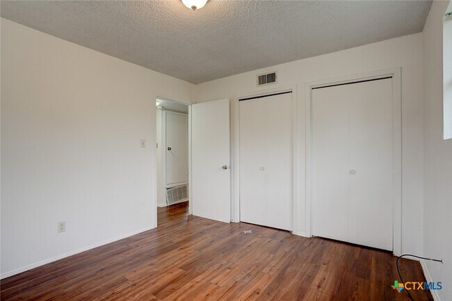 Building Photo - 748 Old Martindale Rd