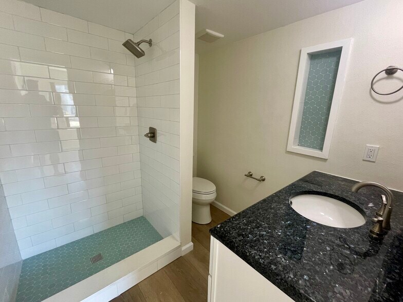 Building Photo - 6300 Flotilla Dr