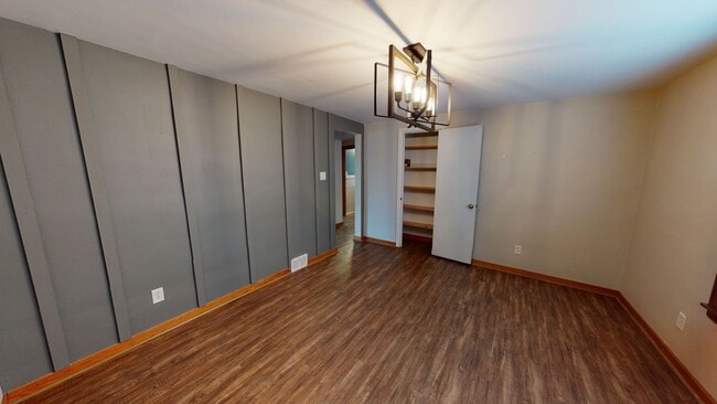 Building Photo - Charming 3-Bedroom, 2-Bath Single-Family H...